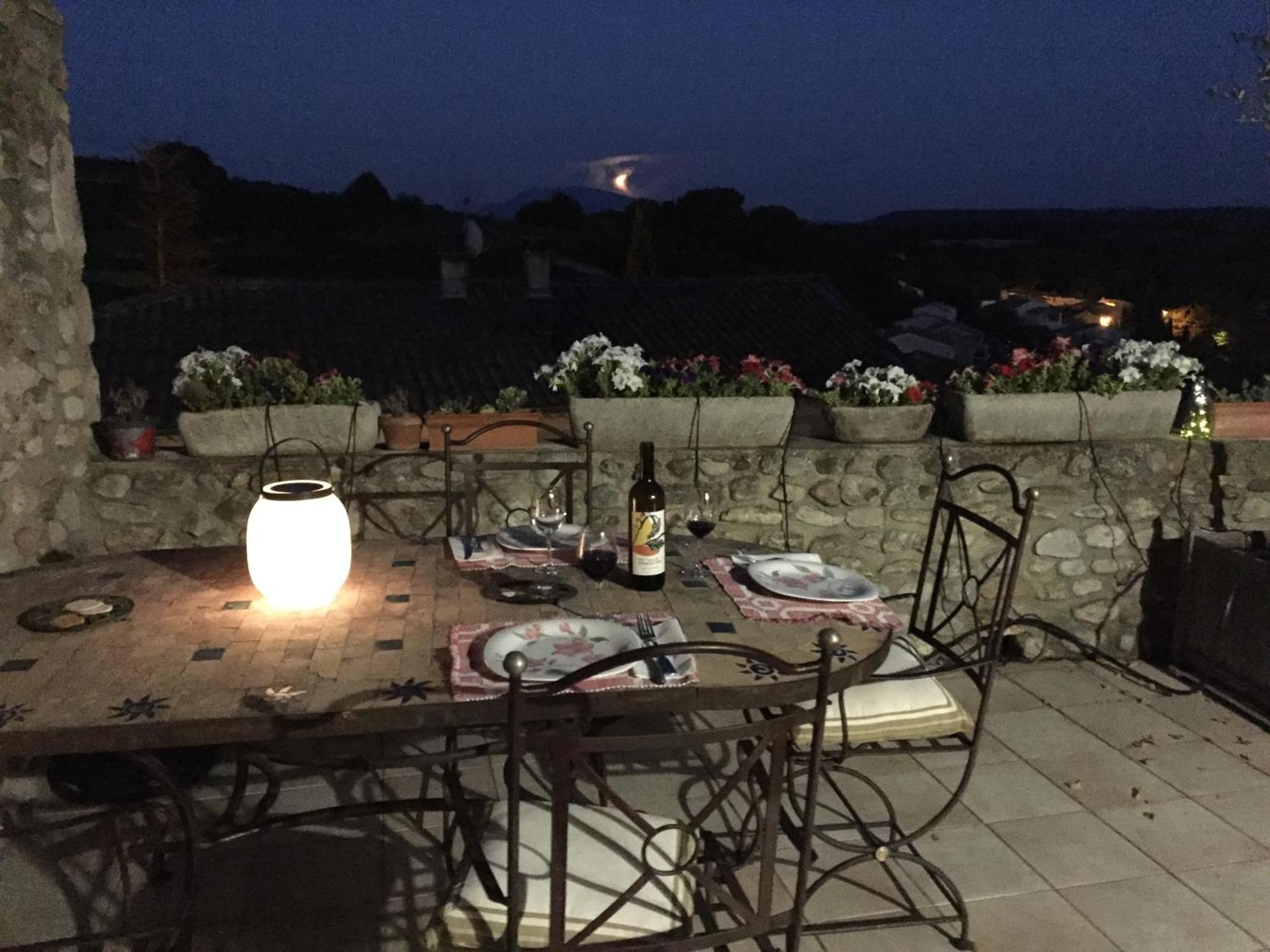 Gite Belle Vue Bed and Breakfast Visan Exterior foto